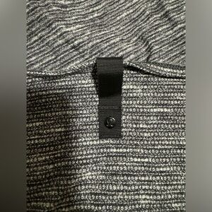 Lululemon Infiniti snap scarf - one size